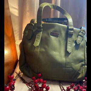 Matt & Nat large green purse without wear